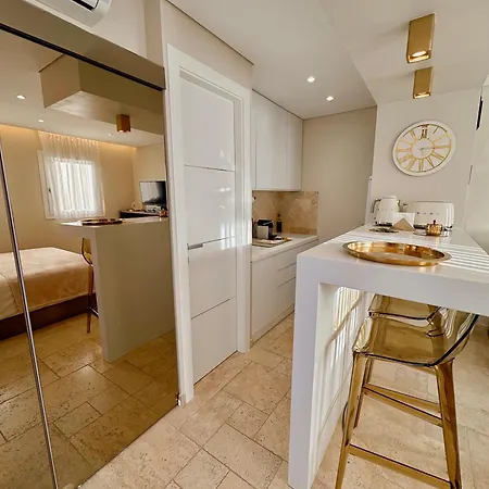 شقة Climatise, Terrasse, Parking Prive, 50m De La