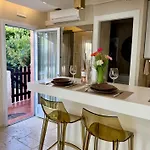 Climatise, Terrasse, Parking Prive, 50m De La Апартаменты Сен-Тропе