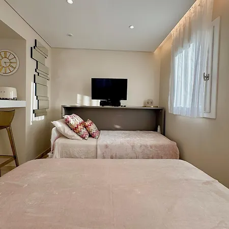 Appartement Climatise, Terrasse, Parking Prive, 50m De La Saint-Tropez
