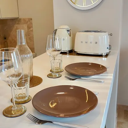 Appartement Climatise, Terrasse, Parking Prive, 50m De La *