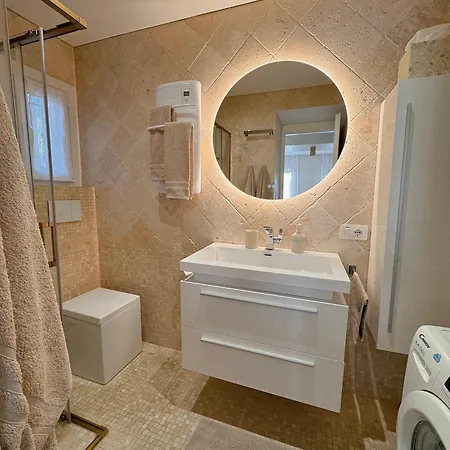Climatise, Terrasse, Parking Prive, 50m De La Apartment *