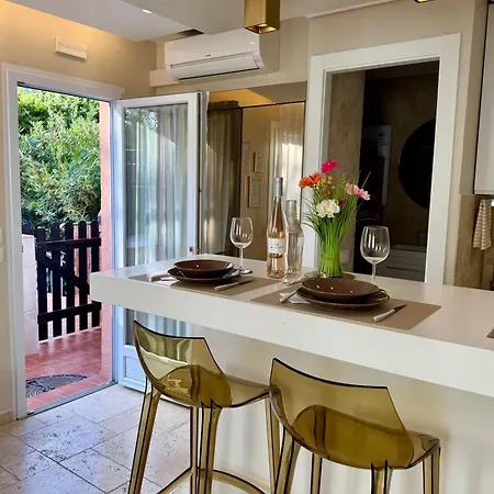 Climatise, Terrasse, Parking Prive, 50m De La 公寓 圣特罗佩