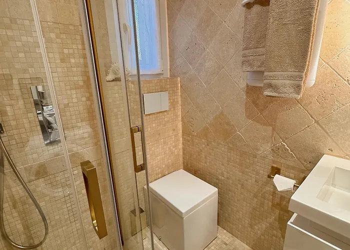 Climatise, Terrasse, Parking Prive, 50m De La Appartement *