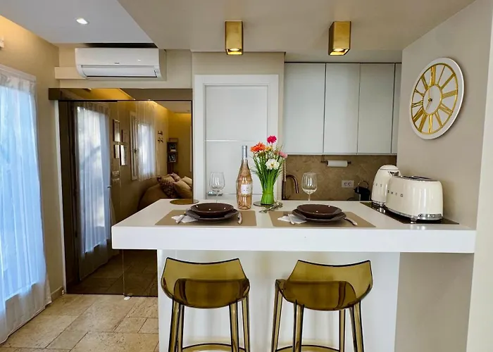 Climatise, Terrasse, Parking Prive, 50m De La Appartement *