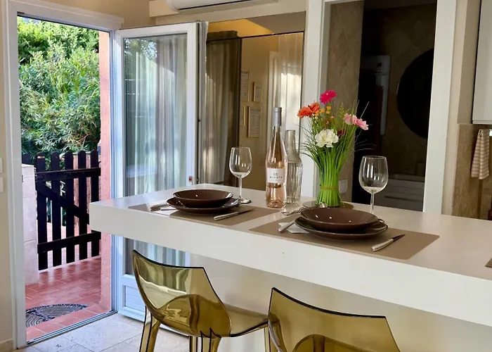 Climatise, Terrasse, Parking Prive, 50m De La Appartement Saint-Tropez